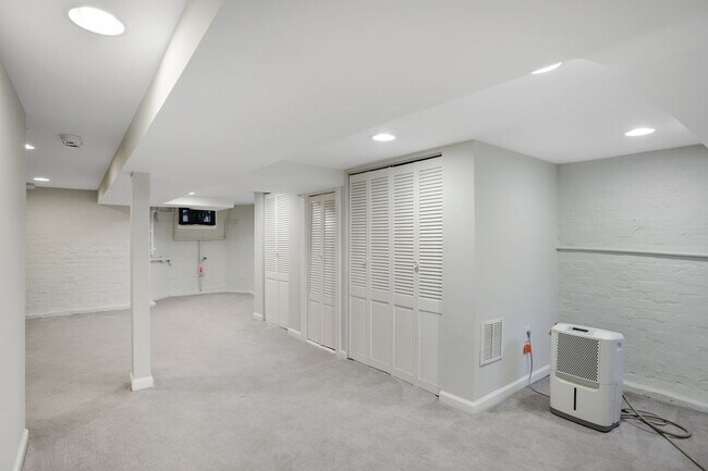Building Photo - Charming Capitol Hill House| Don't miss the 3D-TOUR!