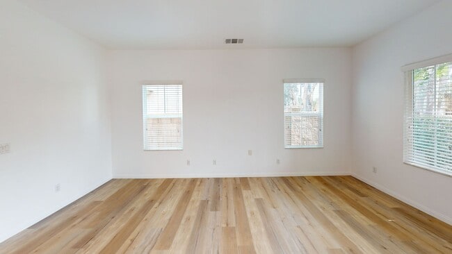Building Photo - Available Now: Cozy 4 Bedroom 2.5 Bath Hom...