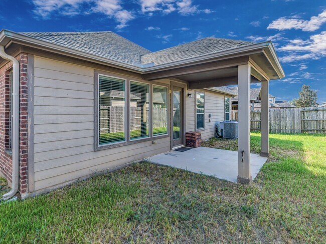 Building Photo - 11103 Avery Oaks Ln