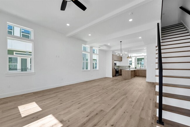 Building Photo - 1805 Emir St