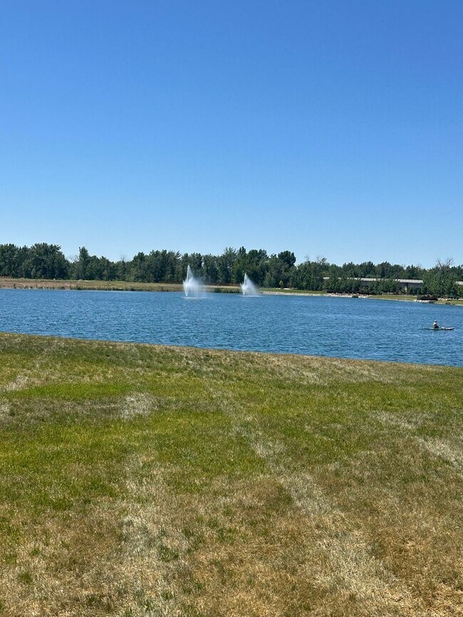 Building Photo - 6 months lease//Riverstone: Gated Communit...