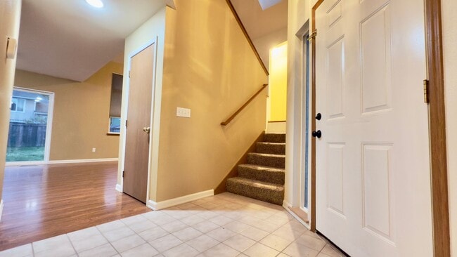 Building Photo - 3 Bedroom (Two Primary Suites) Floorplan i...