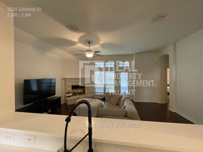 Building Photo - Charming 3/2 bedroom home Located in Lorena
