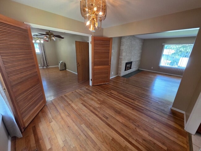 Building Photo - Wonderful Home on the south hill