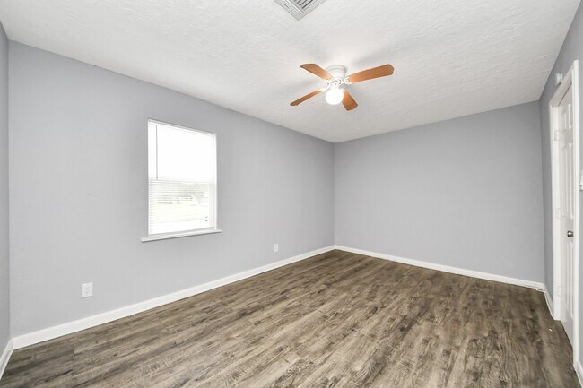 Building Photo - 6817 Anderson St