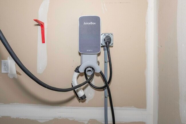 Building Photo - 50236 Amberwood Rd