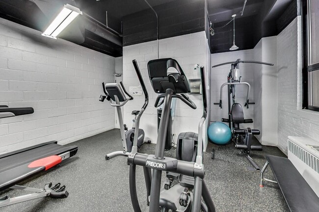 Building Photo - 3100 N Lake Shore Dr