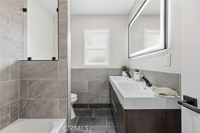 Building Photo - 9233 Swinton Ave