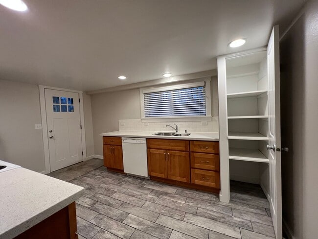 Building Photo - Spacious Two-Story Home on Private Land in the Desirable Issaquah School District