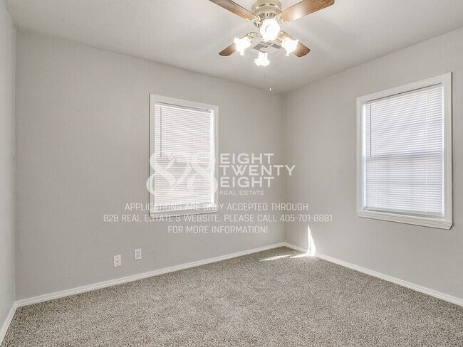 Building Photo - AVAILABLE NOW! Super Cute 2 Bed/1 Bath with HUGE backyard in Bethany!