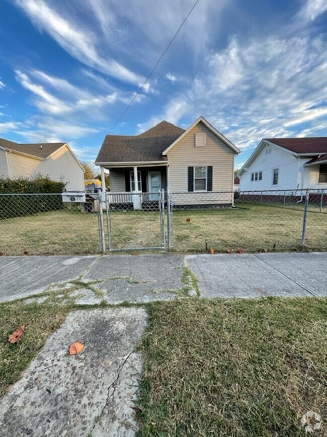 Building Photo - Knoxville 37917 - 2 bedroom, 2 bath home -...