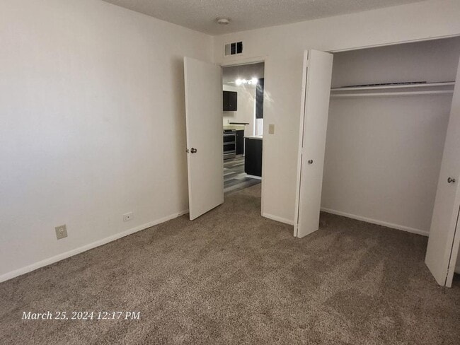 Building Photo - 2202 Davis Ave