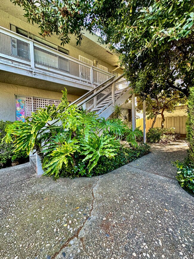 Building Photo - Garden Glen Apartments