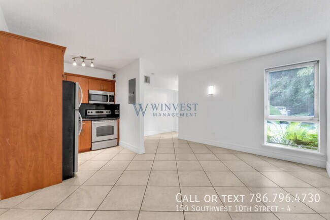 Building Photo - 150 SW 10th St