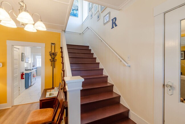 Building Photo - 640 S Columbia St