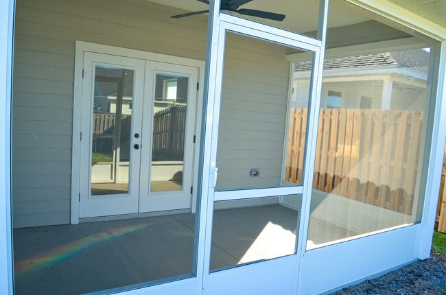 Building Photo - Savannah Station 3 Bedroom 2 Bath