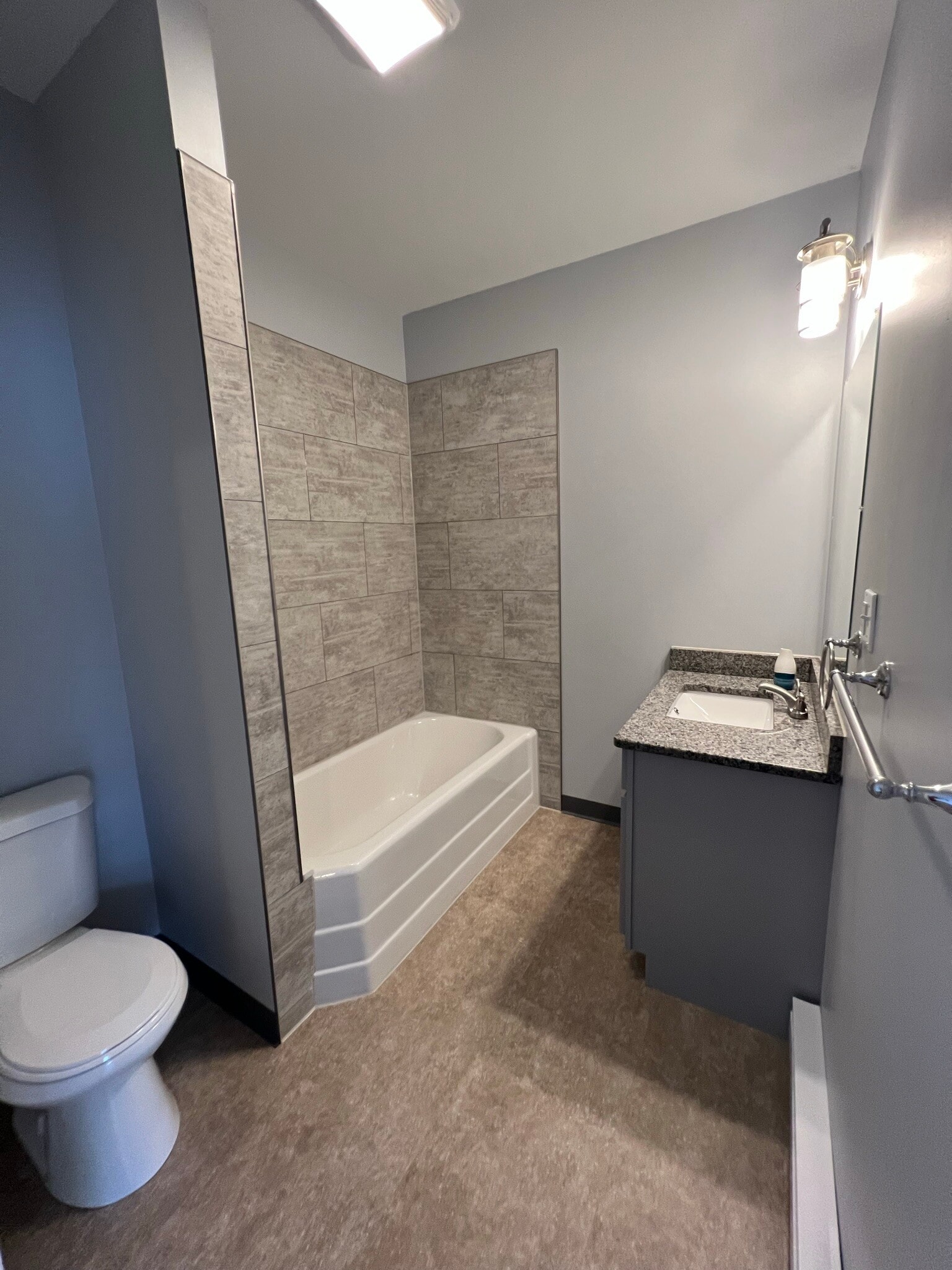 Bathroom - 3007 S Main St