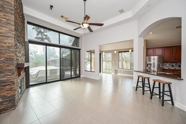 Building Photo - 146 Rocky Point Dr