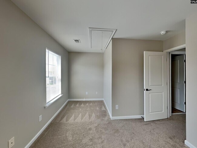 Building Photo - 651 Braekel Way