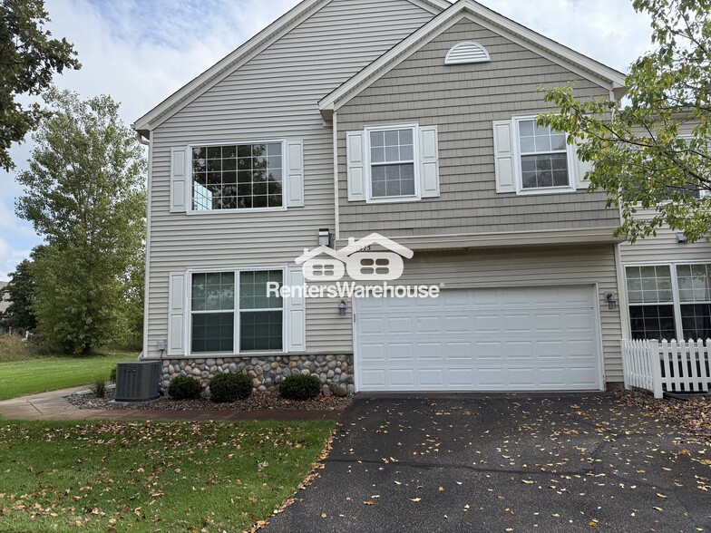 Building Photo - 1875 Wildflower Ct