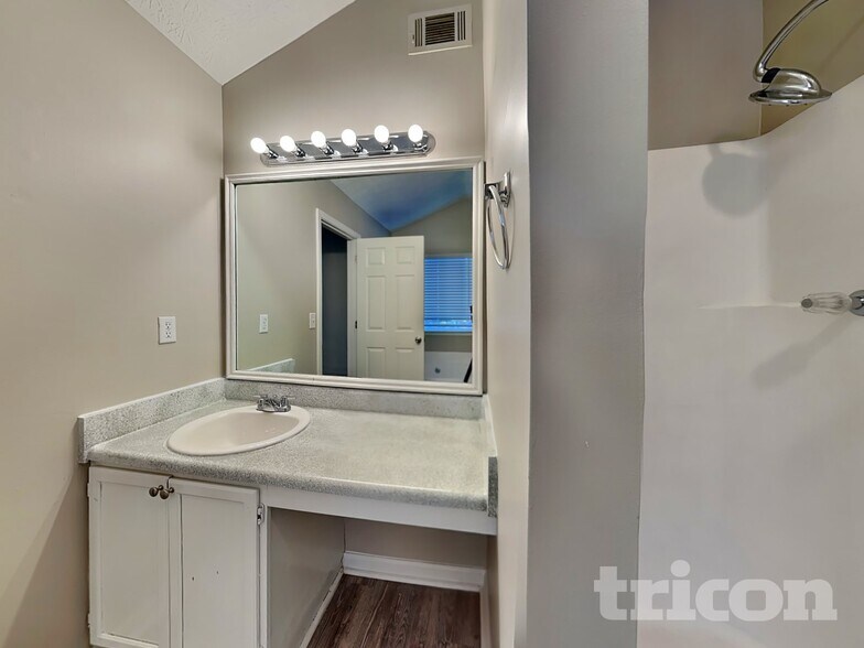 Building Photo - 8583 Misty Creek Cir