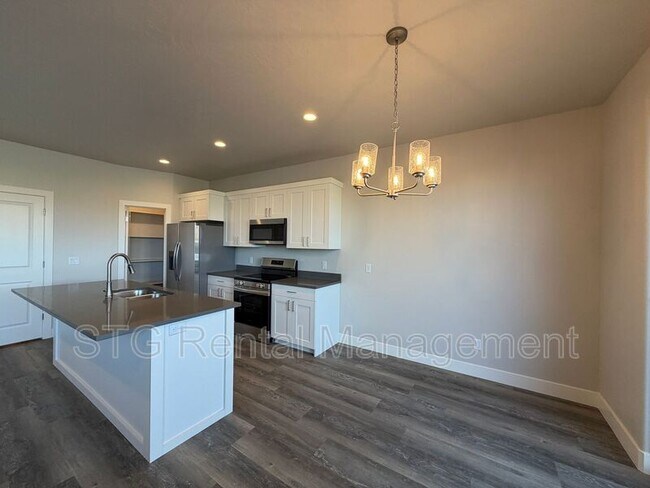 Building Photo - 1098 S 4380 W