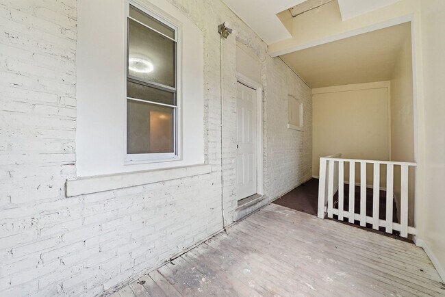 Building Photo - 8041 S Laflin St