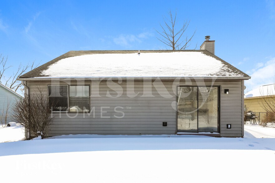 Building Photo - 3961 Bonn Dr