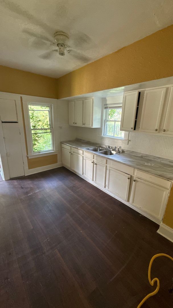 Building Photo - Single Family Home