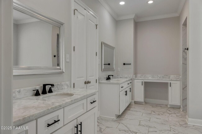 Building Photo - 109 Easy Rock Landing Dr