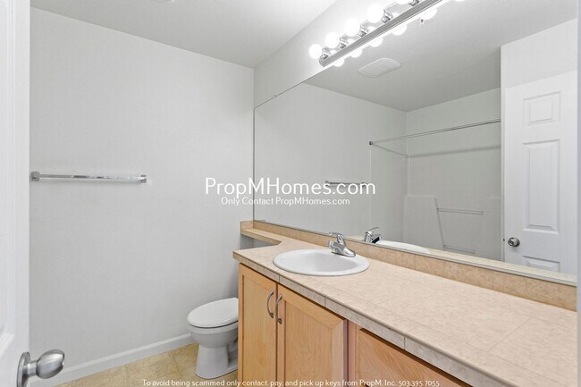 Building Photo - Two Bedroom Condo in Progress Ridge - Lake...