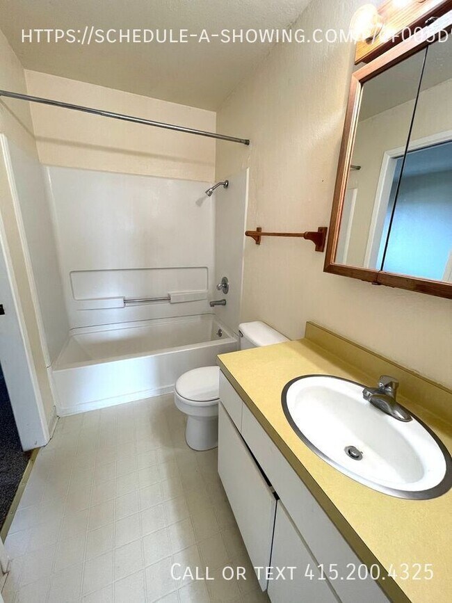 Building Photo - 530 Junipero-UNIT1
