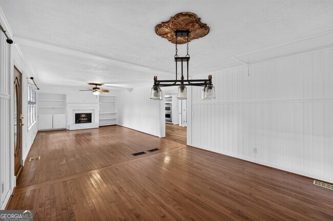 Building Photo - 1455 Courtney Ln