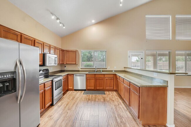 Building Photo - Beautiful Chandler home with pool!