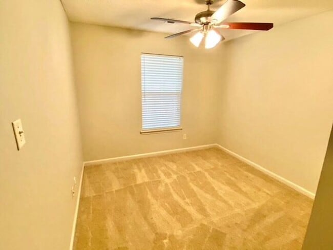 Building Photo - Move In Special! Now Leasing A 3 Bedroom 2...