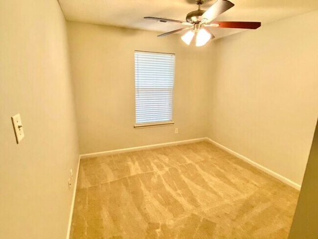 Building Photo - Now Leasing A 3 Bedroom 2 Bath Home In Cor...