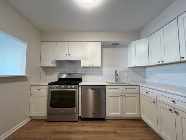 Building Photo - 1279 Harding Ave