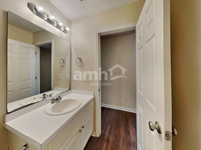 Building Photo - 445 Allens Landing Ct