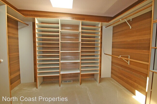 Building Photo - 5 br, 3.5 bath House - 89880 Ocean Drive