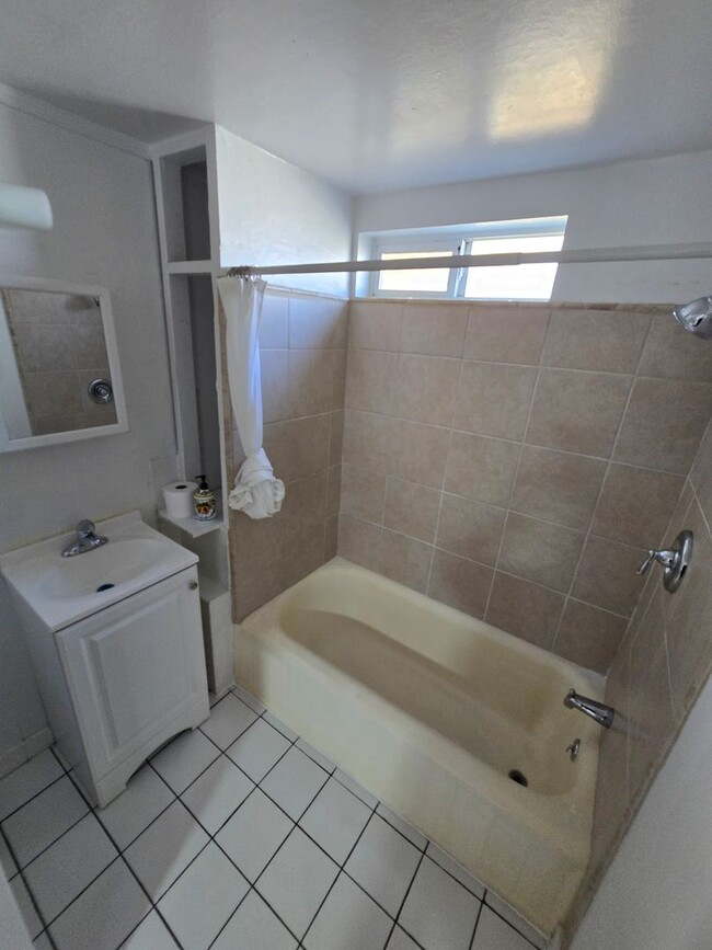 Building Photo - SIngle Story Home located in El Sobrante, ...