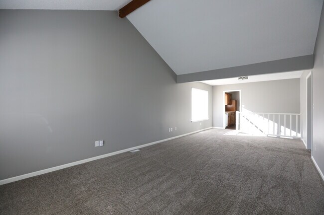 Building Photo - 326 NW Gibson Rd