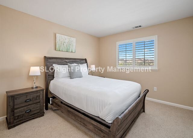 Building Photo - AVAILABLE SEPTEMBER- Beautiful Home in Paso Robles - 4 Bed / 4 Bath