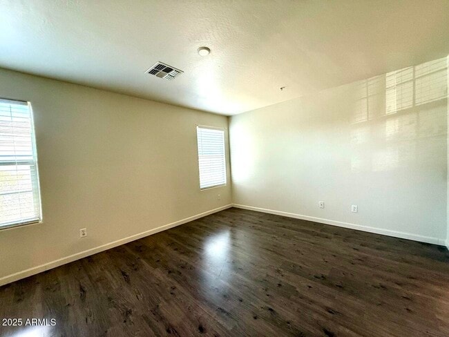 Building Photo - 1520 N 80th Dr