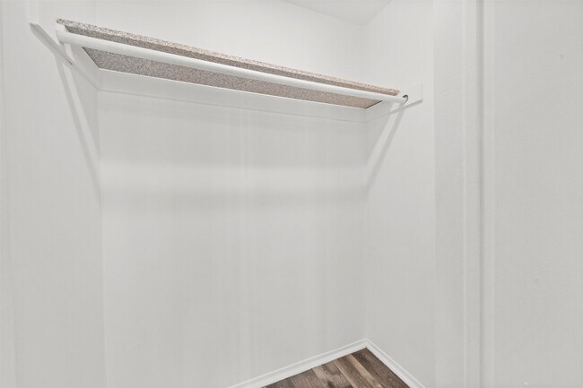 Building Photo - 516 Ave E