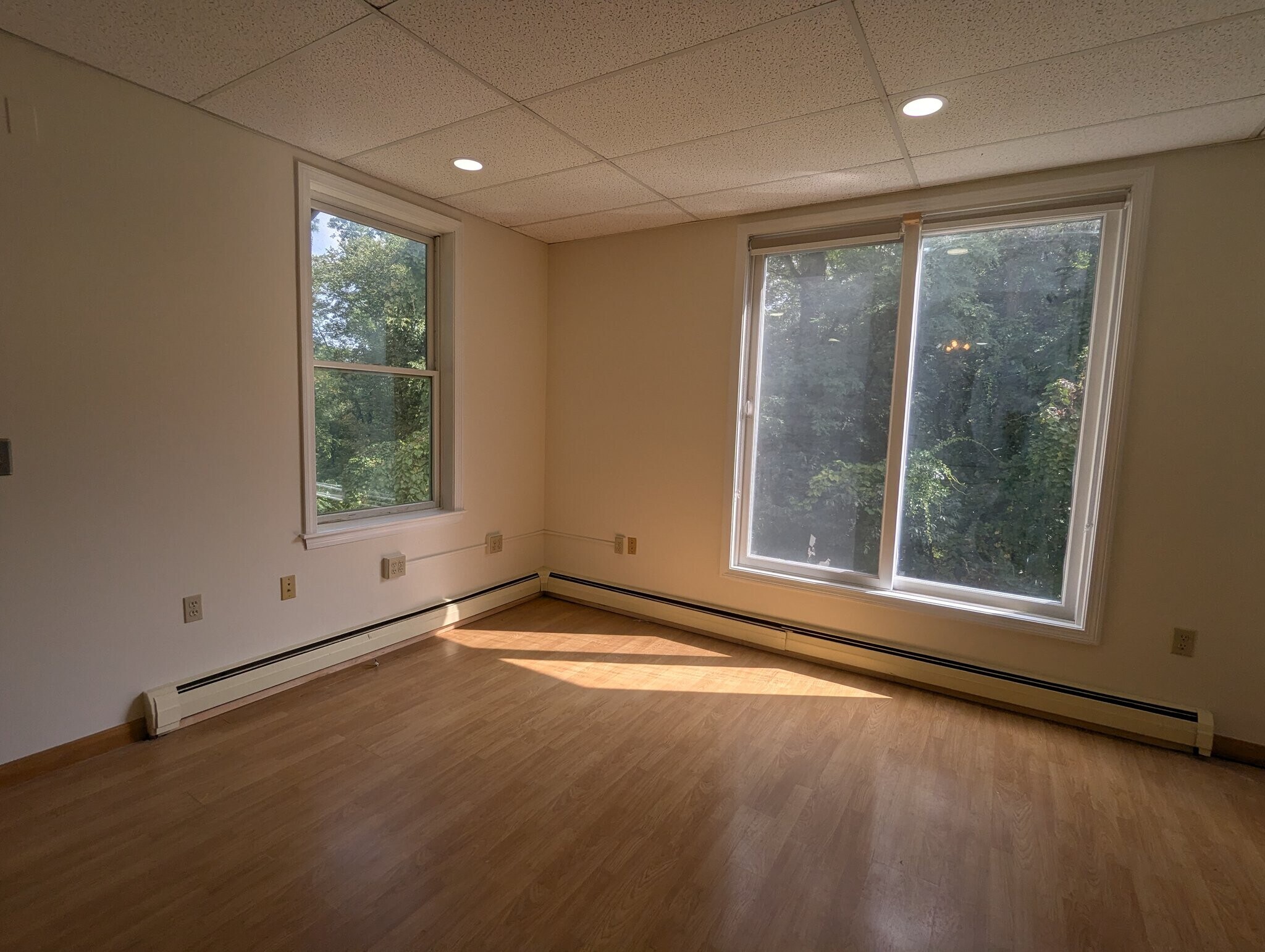 Building Photo - 72 Landmark Hill Dr