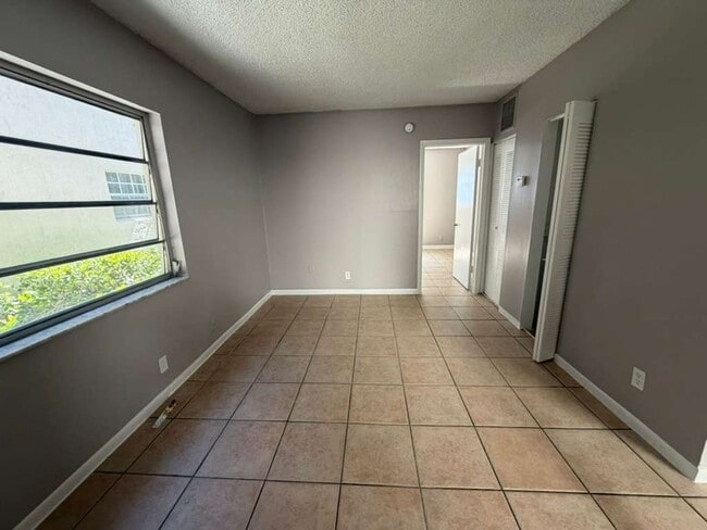 Building Photo - 610 NE 1st Ave Ft. Lauderdale, FL 33304