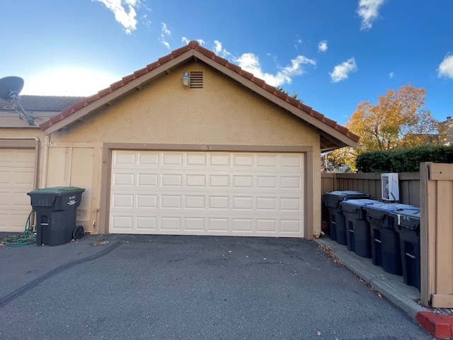 2 Car Attached Garage - 5 Del Prado Cir