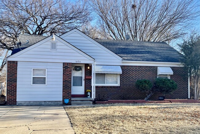 Building Photo - 1626 Kenmar St