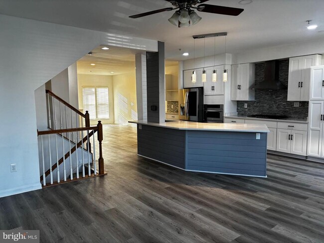 Building Photo - 2919 Lomond Pl