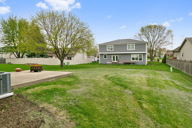 Building Photo - 1569 Galway Dr